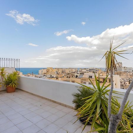 Апартаменты Stunning - Seaview Penthouse 3-Bed + Parking Слима Экстерьер фото