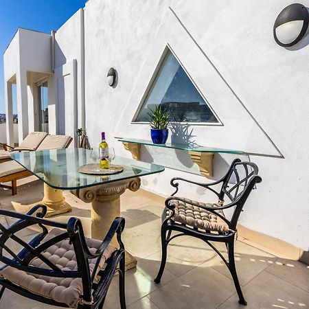 Апартаменты Stunning - Seaview Penthouse 3-Bed + Parking Слима Экстерьер фото