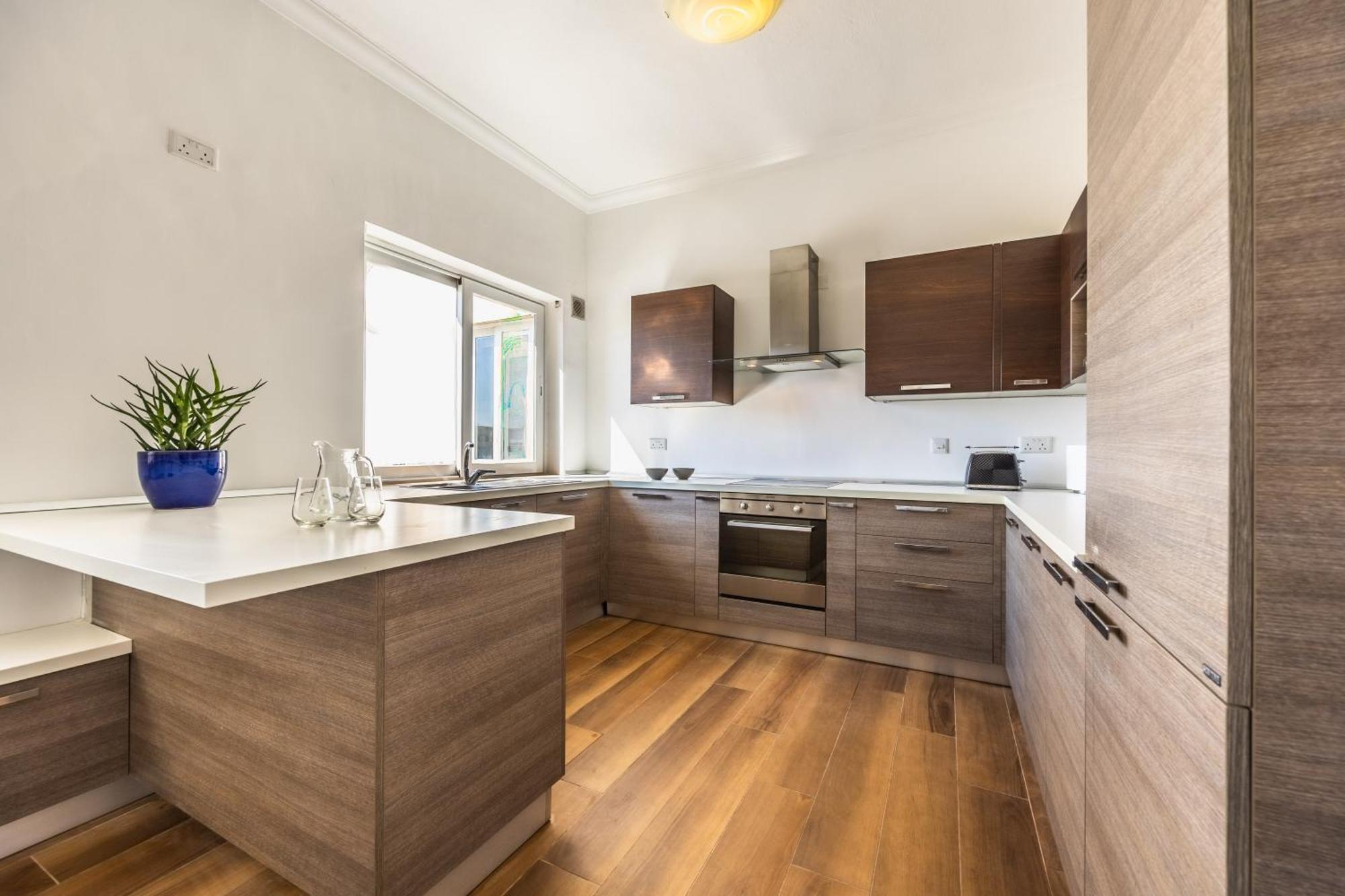 Апартаменты Stunning - Seaview Penthouse 3-Bed + Parking Слима Экстерьер фото