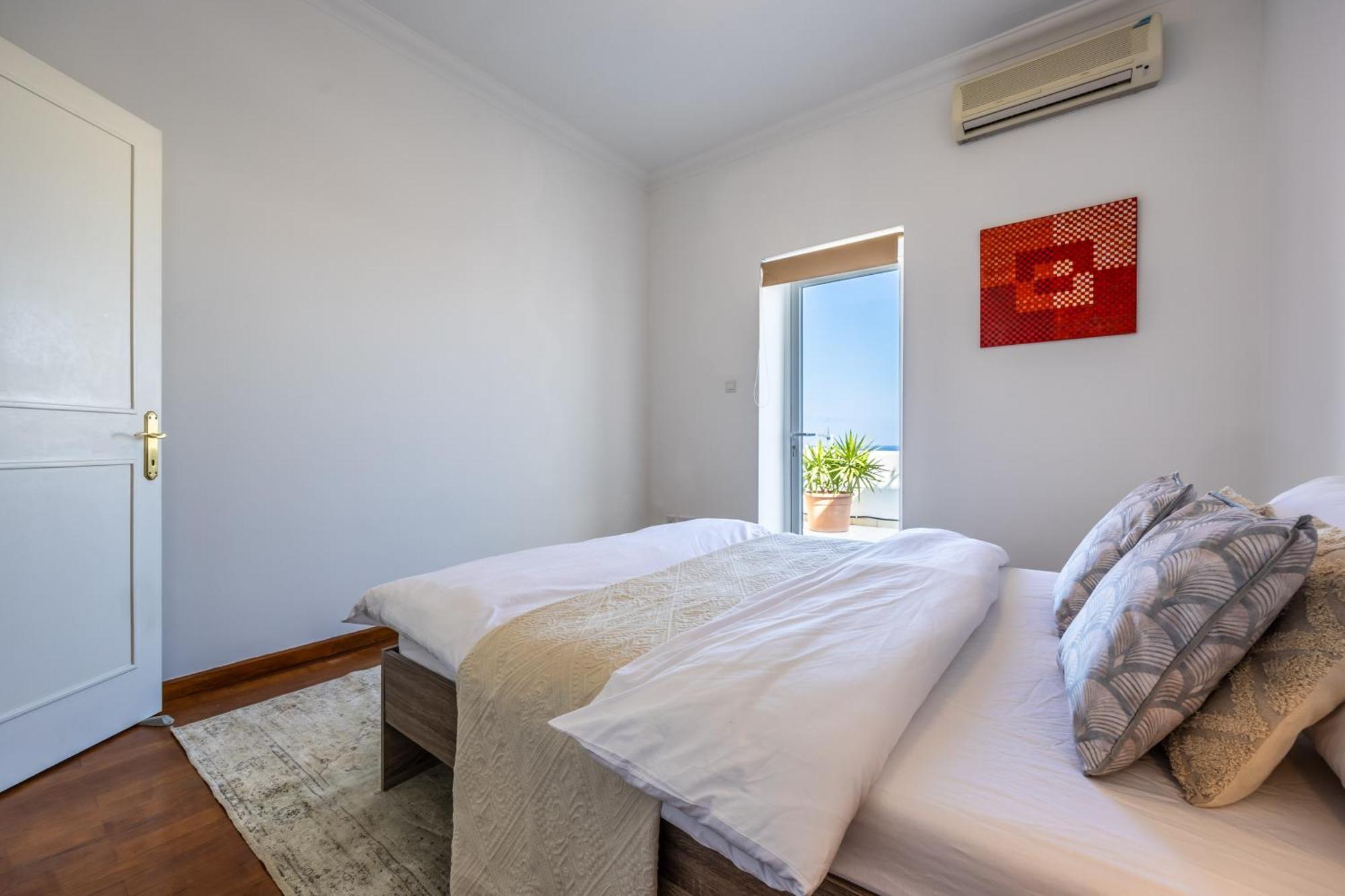 Апартаменты Stunning - Seaview Penthouse 3-Bed + Parking Слима Экстерьер фото