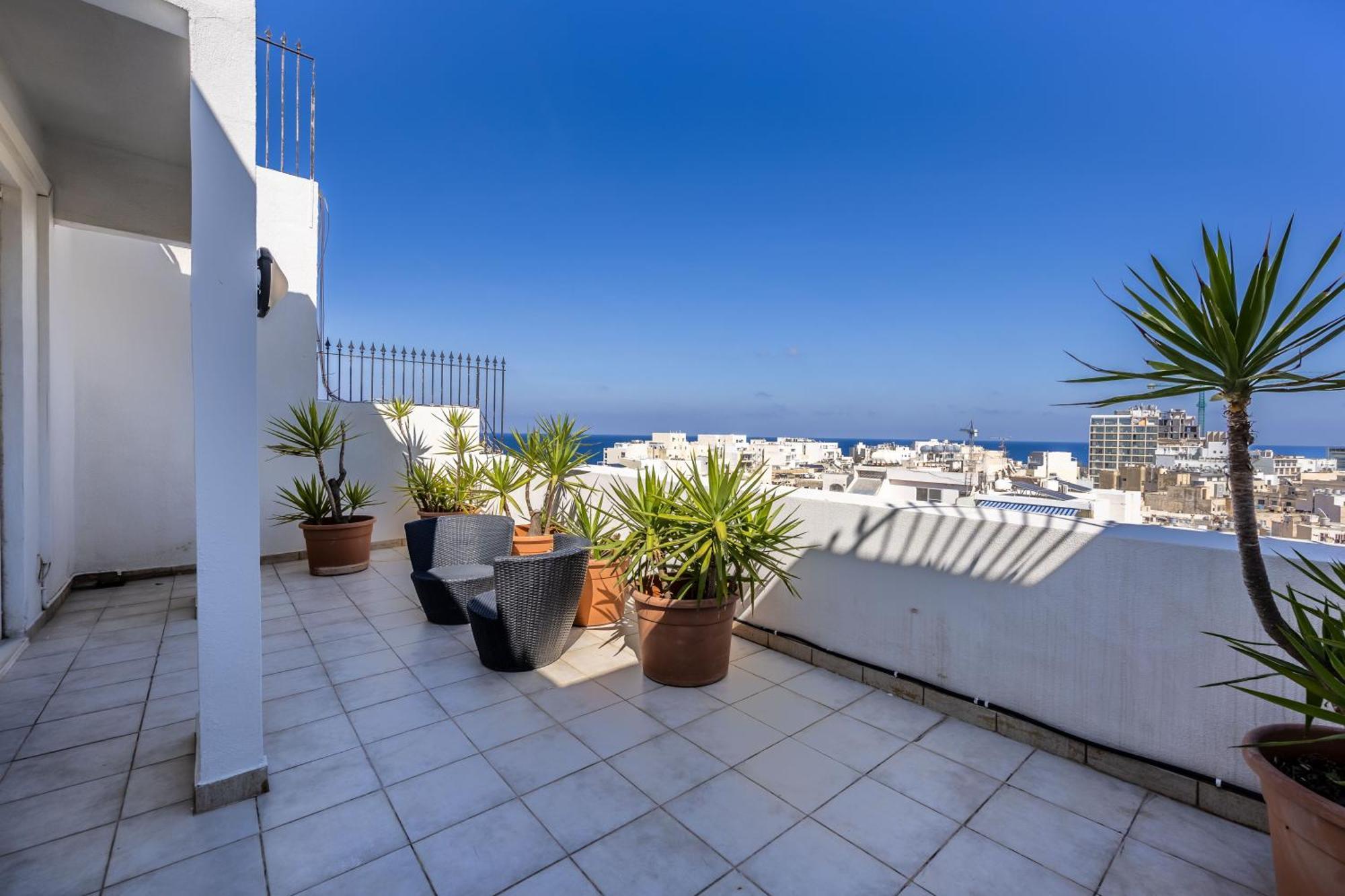 Апартаменты Stunning - Seaview Penthouse 3-Bed + Parking Слима Экстерьер фото