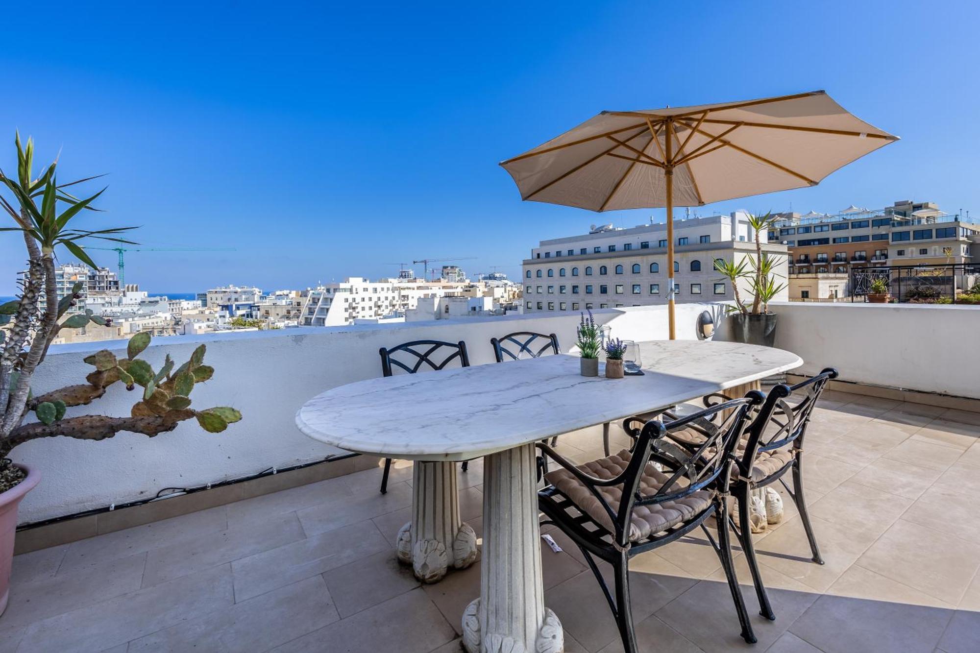 Апартаменты Stunning - Seaview Penthouse 3-Bed + Parking Слима Экстерьер фото